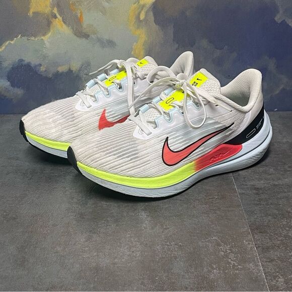 Nike Zoom Winflo 9 DX3352-100 Women's White Running Shoes Size 7.5 - Picture 2 of 16